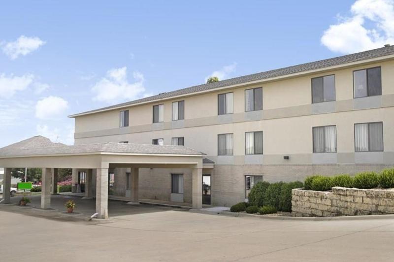 This photo about Maquoketa Inn and Suites shared on HyHotel.com