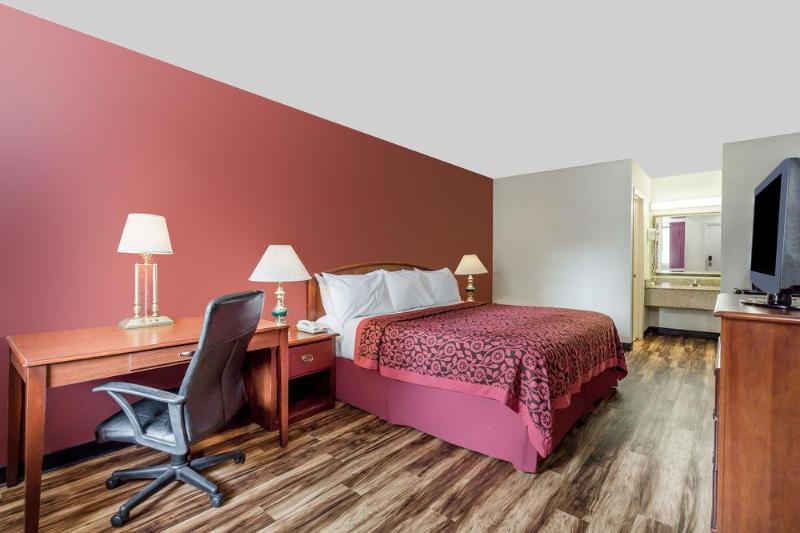 This photo about Days Inn Edgewood shared on HyHotel.com