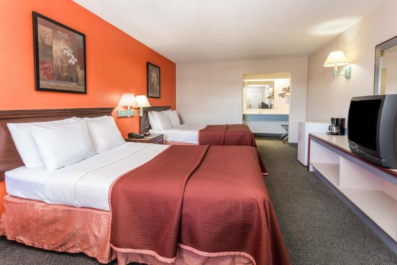 This photo about Howard Johnson Colorado Springs shared on HyHotel.com