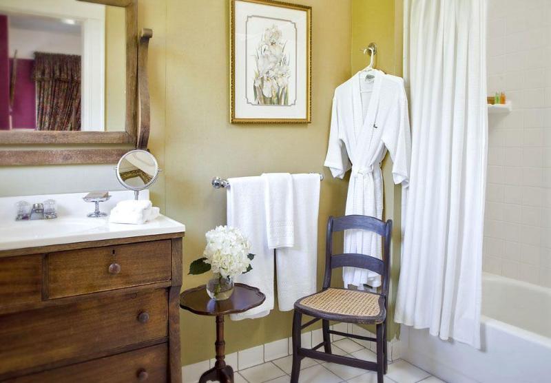 This photo about Hoyt House Bed & Breakfast Inn shared on HyHotel.com