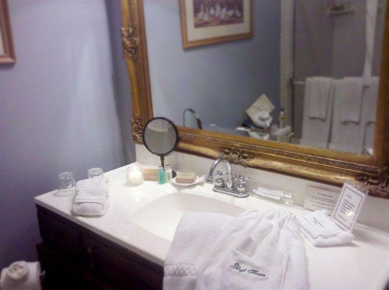 This photo about Hoyt House Bed & Breakfast Inn shared on HyHotel.com