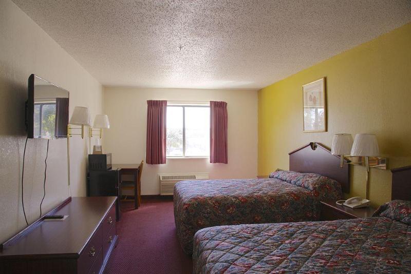 在meiguo.com看到的Regency Inn & Suites McKinney的介绍图片