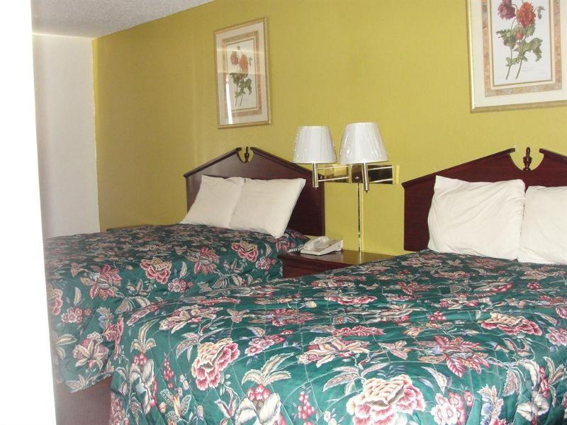 在meiguo.com看到的Regency Inn & Suites McKinney的介绍图片