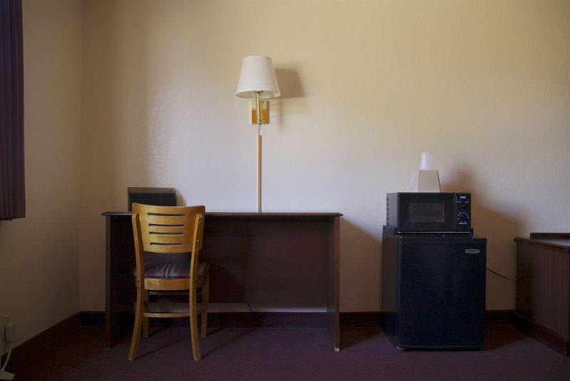 在meiguo.com看到的Regency Inn & Suites McKinney的介绍图片