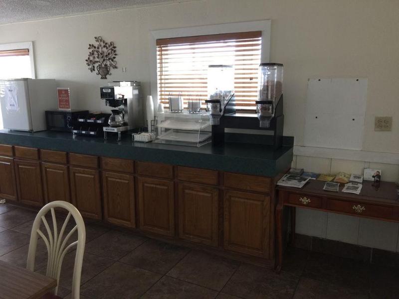 在meiguo.com看到的Knights Inn Independence的介绍图片