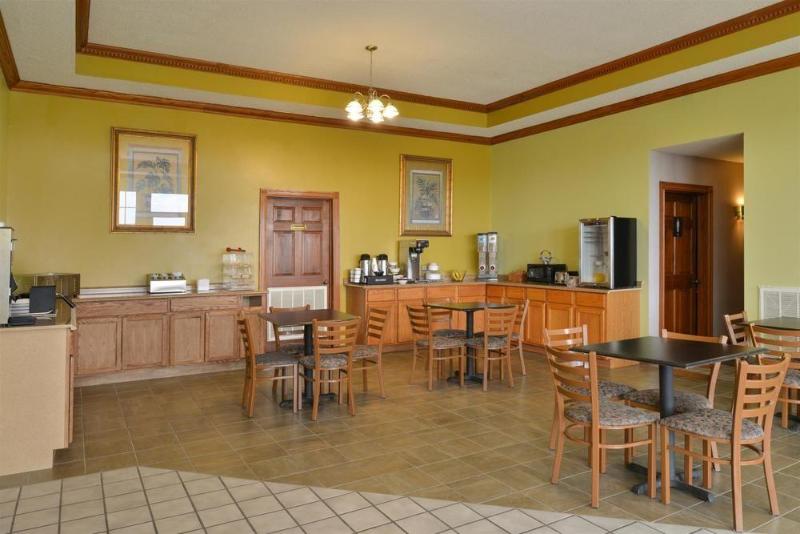 在meiguo.com看到的Americas Best Value Inn - Land between the Lakes的介绍图片