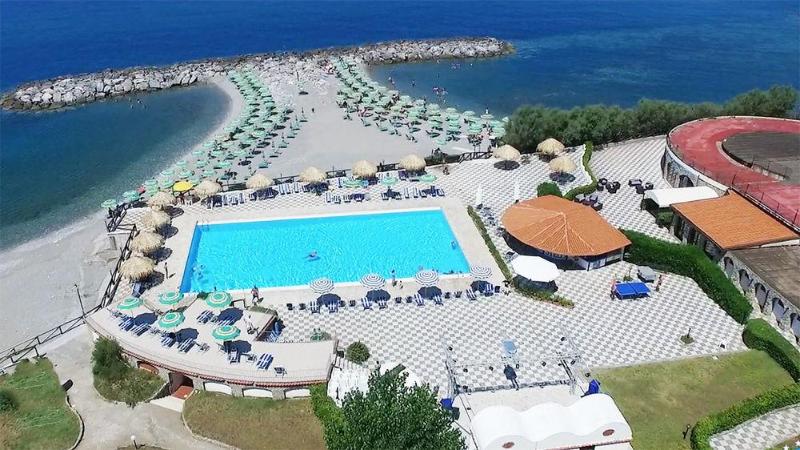 Stelle Beach Resort - ホテル