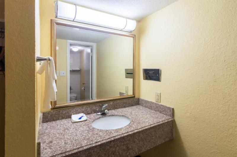 在meiguo.com看到的Motel 6 Wichita Falls, TX 4590的介绍图片