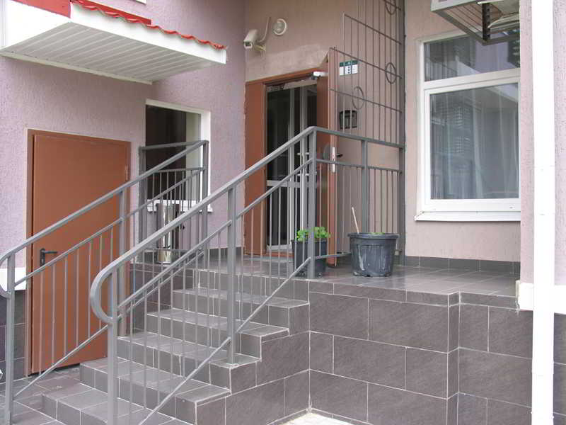 This photo about Barkhatnye sezony-Alexandrovskiy Sad shared on HyHotel.com