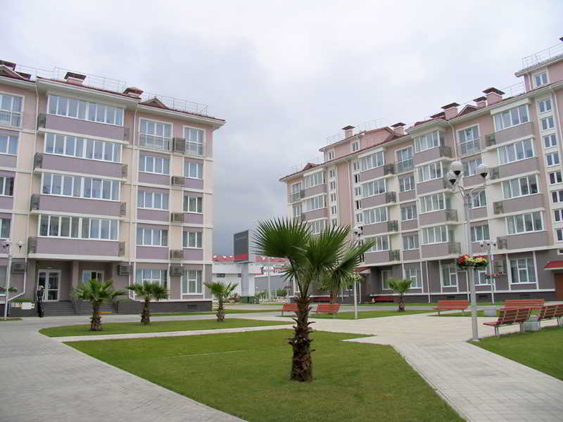 This photo about Barkhatnye sezony-Alexandrovskiy Sad shared on HyHotel.com