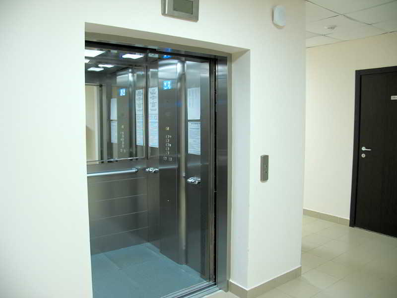 This photo about Barkhatnye sezony-Alexandrovskiy Sad shared on HyHotel.com