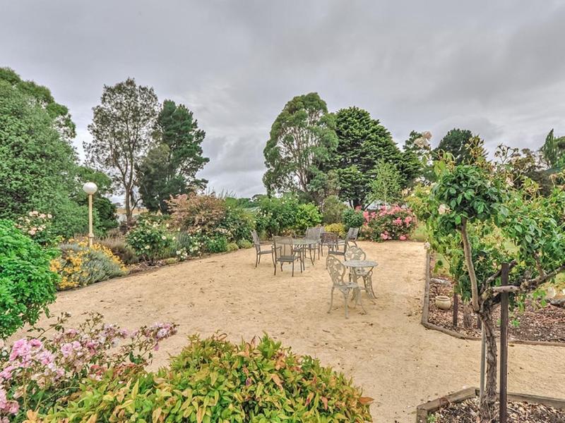 This photo about Country Comfort Mount Gambier shared on HyHotel.com