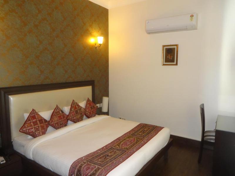 This photo about Connaught Mews Stallen Apartments shared on HyHotel.com