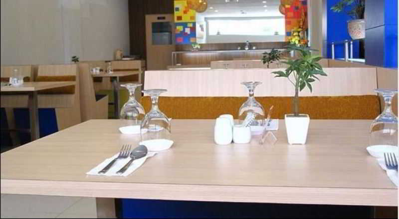 This photo about Discovery Express shared on HyHotel.com