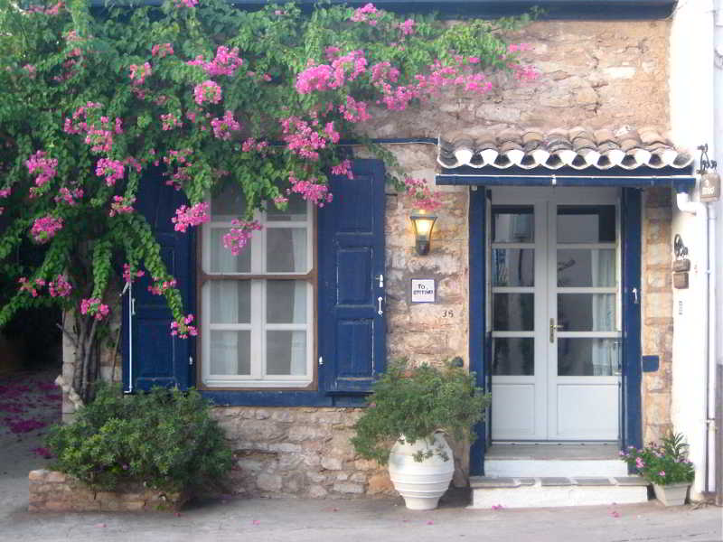 This photo about To Spitaki shared on HyHotel.com