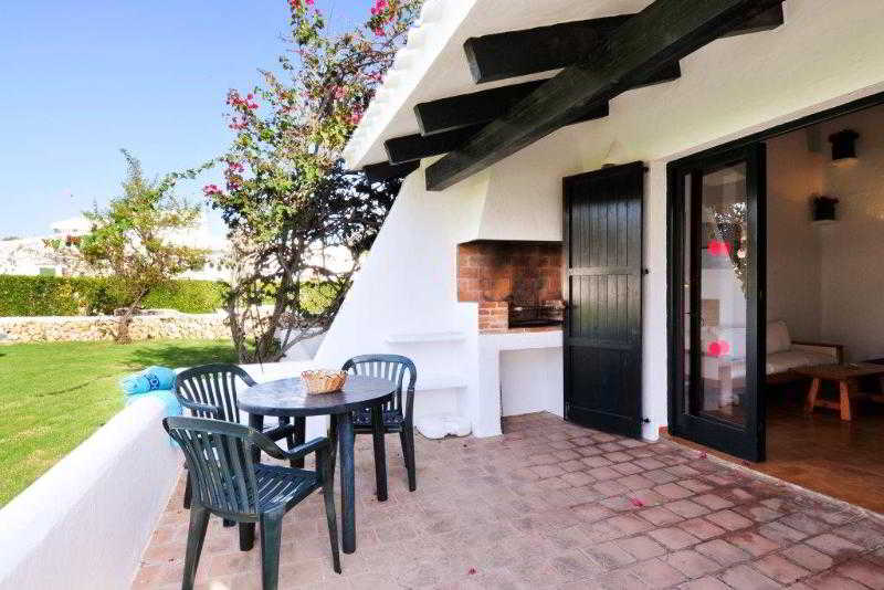 This photo about Complejo Piscina Binisafua shared on HyHotel.com