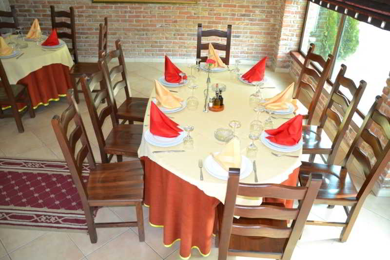 This photo about Vila Aeroport Rinas shared on HyHotel.com