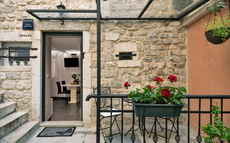 This photo about Studio Apartman Diokles shared on HyHotel.com