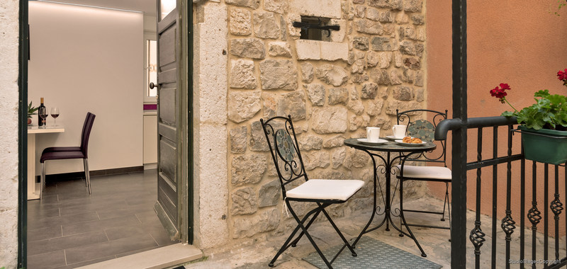 This photo about Studio Apartman Diokles shared on HyHotel.com