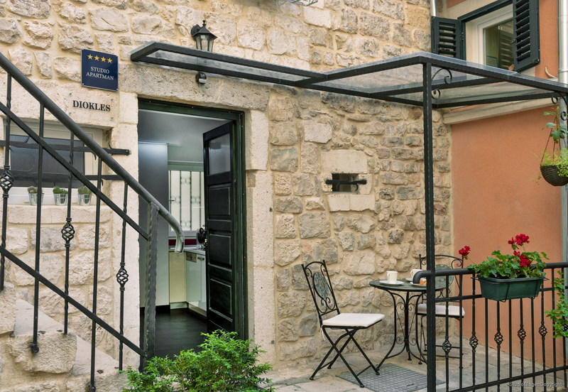 This photo about Studio Apartman Diokles shared on HyHotel.com