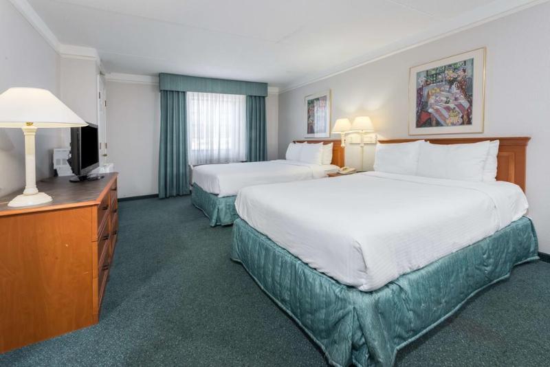 在meiguo.com看到的Motel 6 Hazelwood的介绍图片