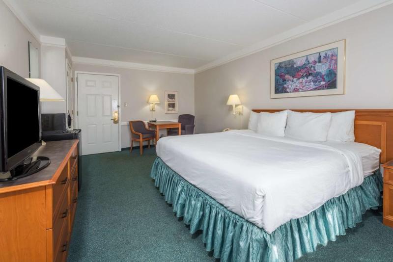 在meiguo.com看到的Motel 6 Hazelwood的介绍图片