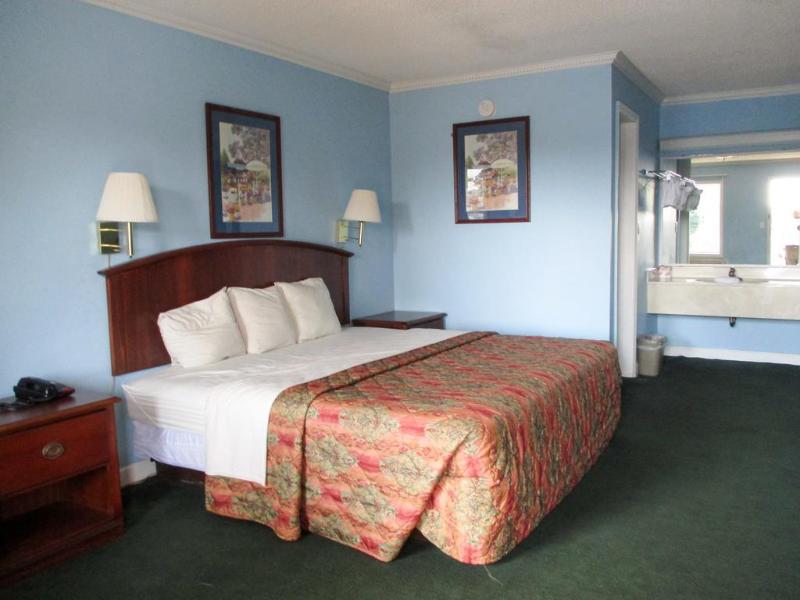 This photo about Knights Inn Americus shared on HyHotel.com