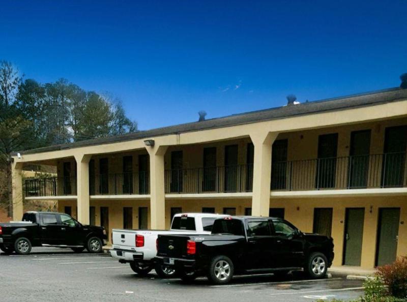 This photo about Super 8 Villa Rica shared on HyHotel.com