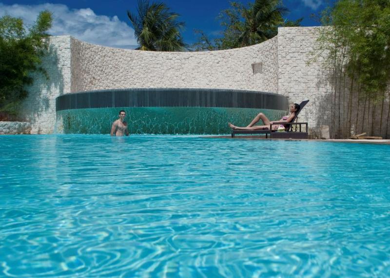 Maribago Blue Water Beach Resort - ホテル