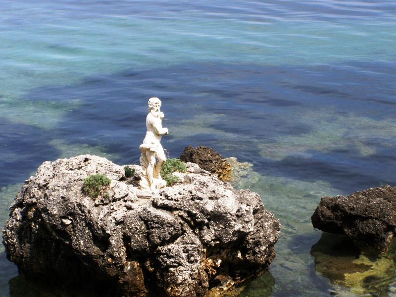 This photo about Apostolos & Eleni Family Apartments shared on HyHotel.com