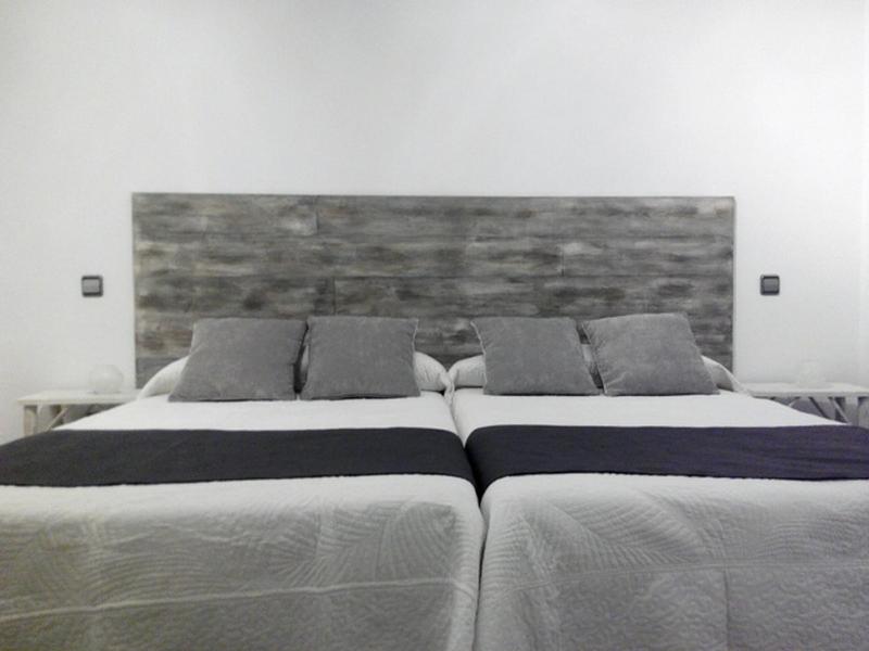 This photo about Apartamento Callejon Del Pozo IV shared on HyHotel.com