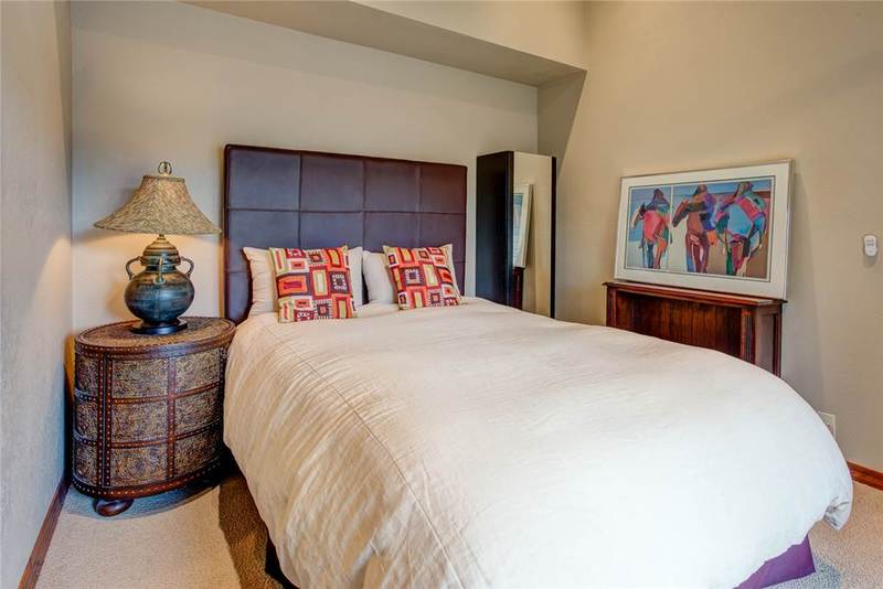 在meiguo.com看到的Racquet Club的介绍图片