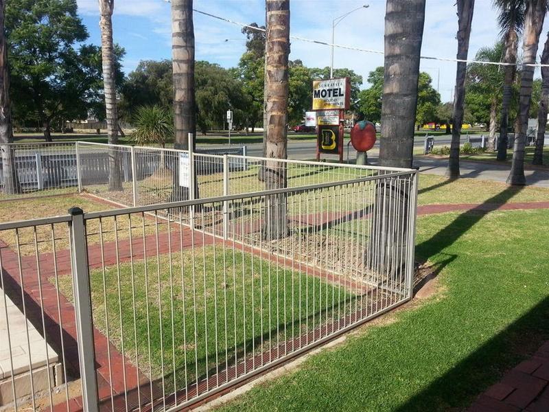 This photo about Sunraysia Motel & Holiday Apartments shared on HyHotel.com