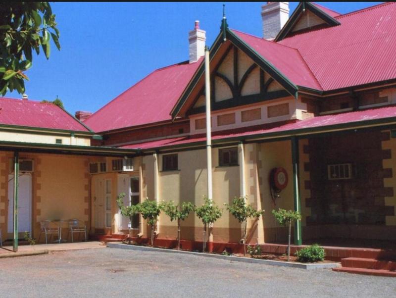 The Lodge Outback Motel - ホテル