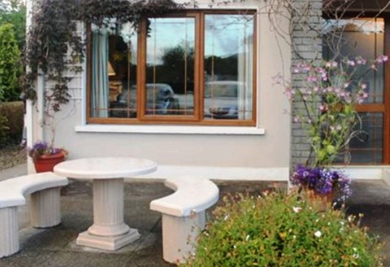 This photo about Avelow House shared on HyHotel.com