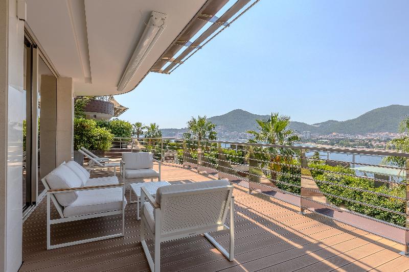 cheap resort hotels  to Spend holiday with family