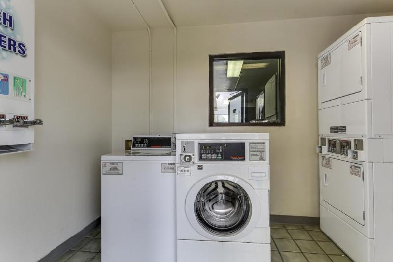 This photo about Rodeway Inn & Suites shared on HyHotel.com