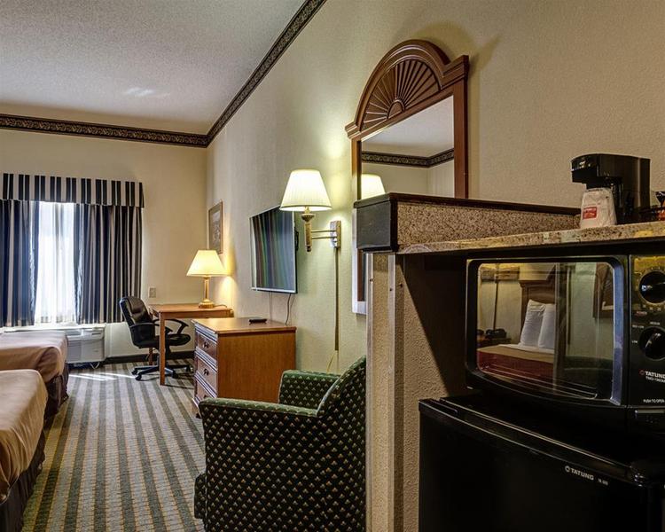 This photo about Econo Lodge shared on HyHotel.com