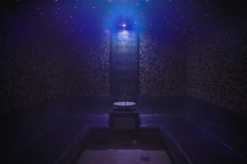 cheap resort hotels  to Spend holiday with family