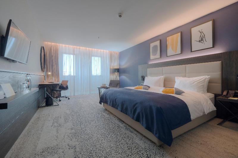 cheap resort hotels  to Spend holiday with family