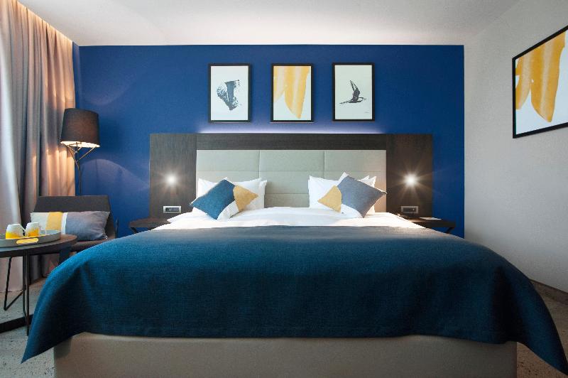 cheap resort hotels  to Spend holiday with family