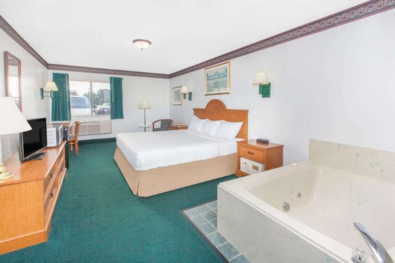 在meiguo.com看到的Days Inn by Wyndham Clare的介绍图片