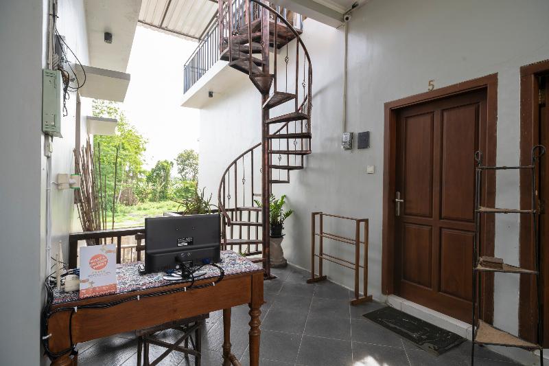 This photo about ZEN Rooms Panen House shared on HyHotel.com