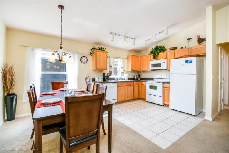 This photo about Disney Area Executive Homes by Oceanbeds shared on HyHotel.com