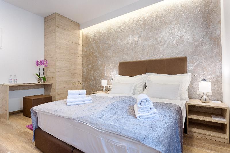 This photo about Central Pearl By Nono Ban shared on HyHotel.com