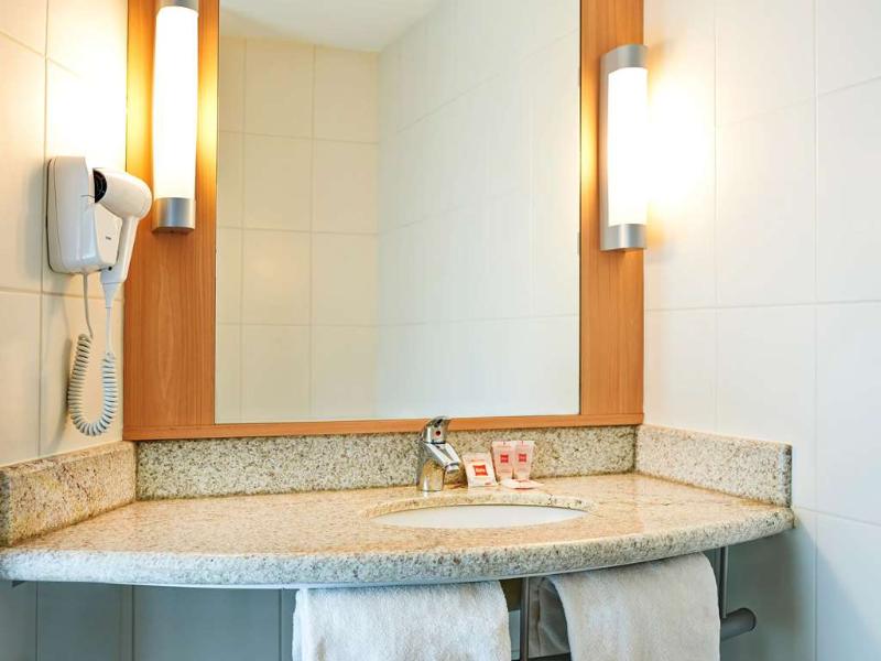 This photo about Ibis RJ Barra Da Tijuca shared on HyHotel.com
