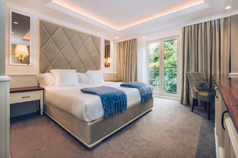 cheap resort hotels  to Spend holiday with family