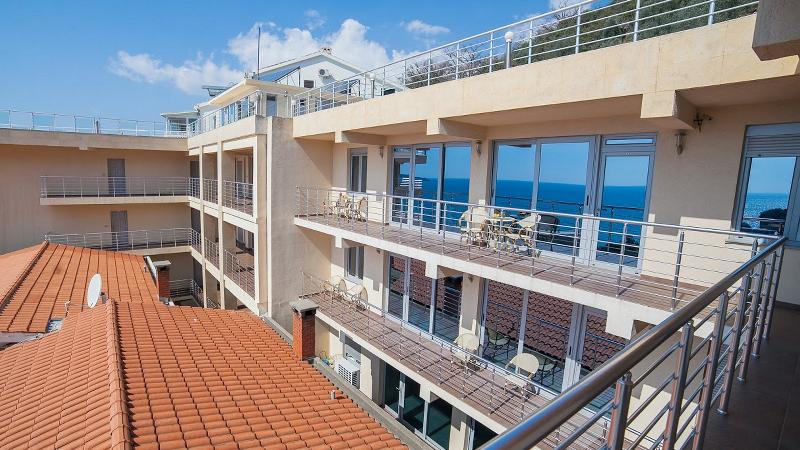 cheap resort hotels  to Spend holiday with family