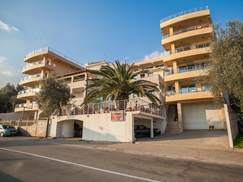 cheap resort hotels  to Spend holiday with family