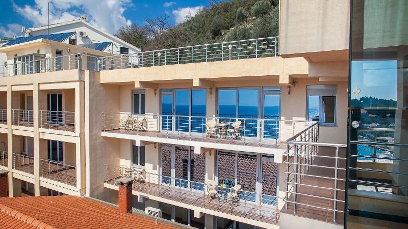 cheap resort hotels  to Spend holiday with family